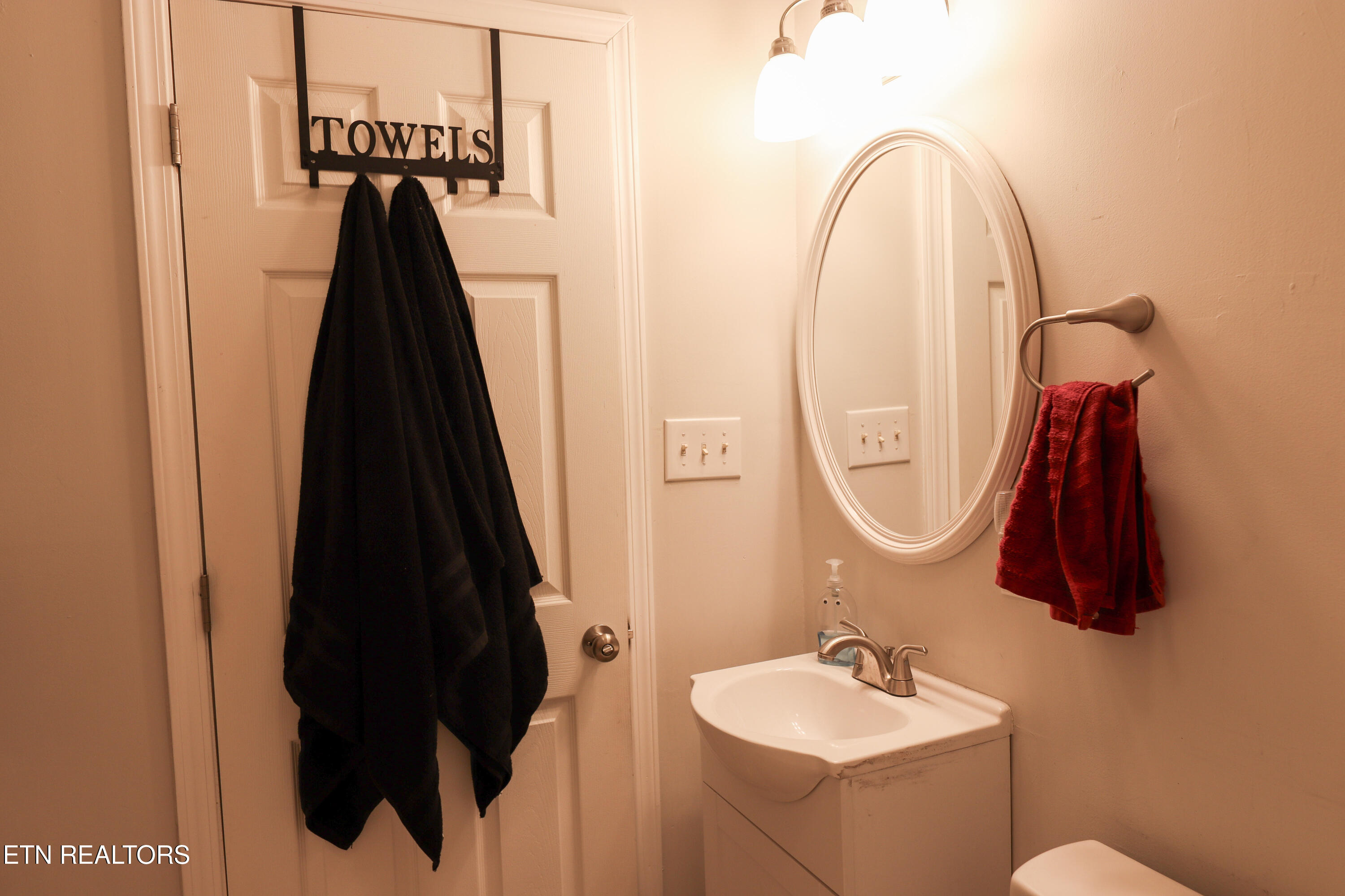 181 East Edison Street Alcoa, TN 37701 - Photo 14 of 27 PSX_20251205_132830