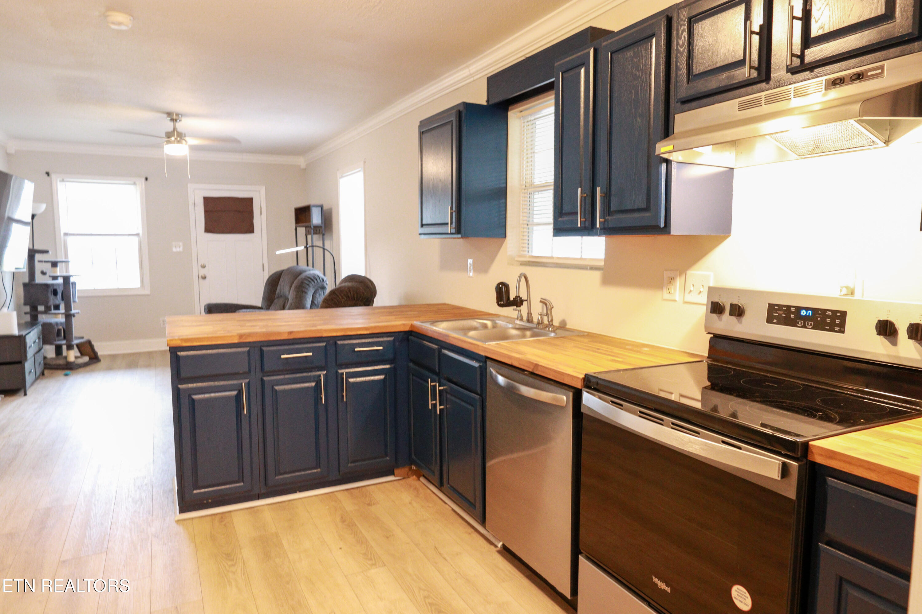 181 East Edison Street Alcoa, TN 37701 - Photo 8 of 27 PSX_20251205_134345