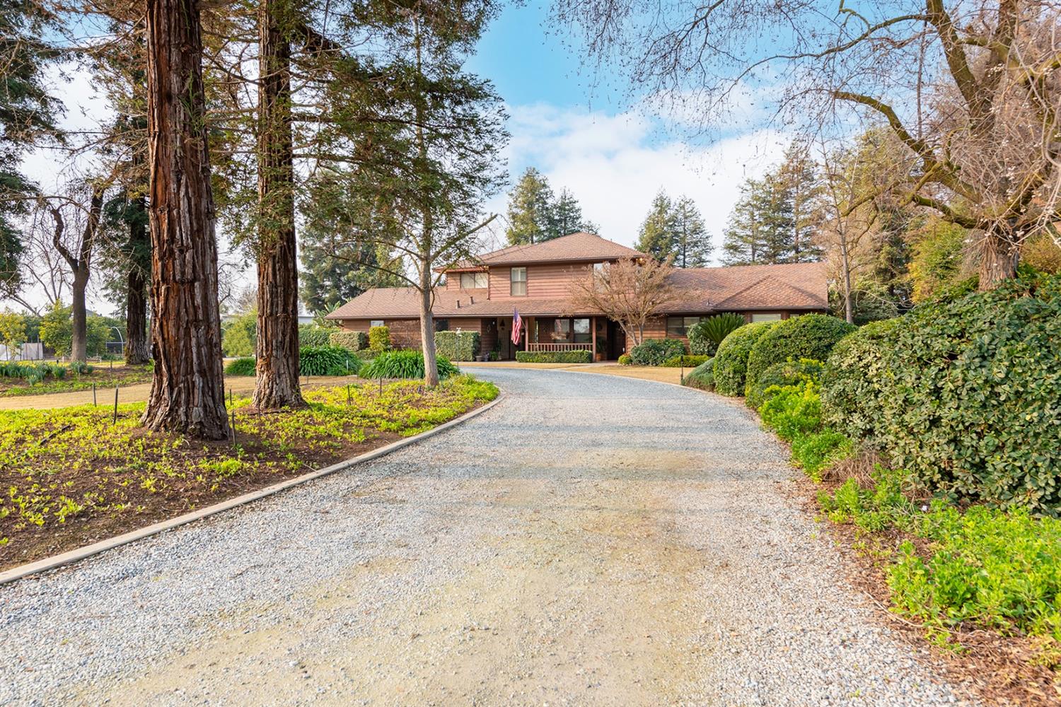 2525 North Filbert Road Exeter, CA 93221 - Photo 1 of 55 Gallery Image 1