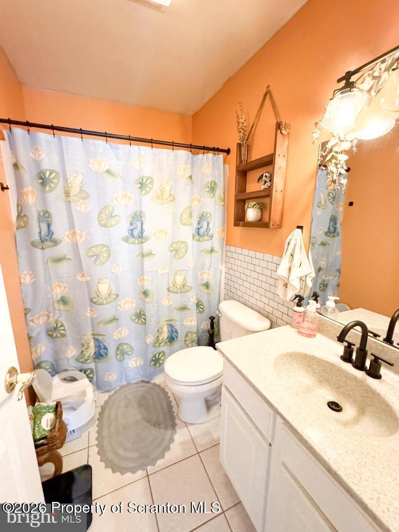 145 Oak Ridge Drive Milford, PA 18337 - Photo 16 of 33 Bath 4