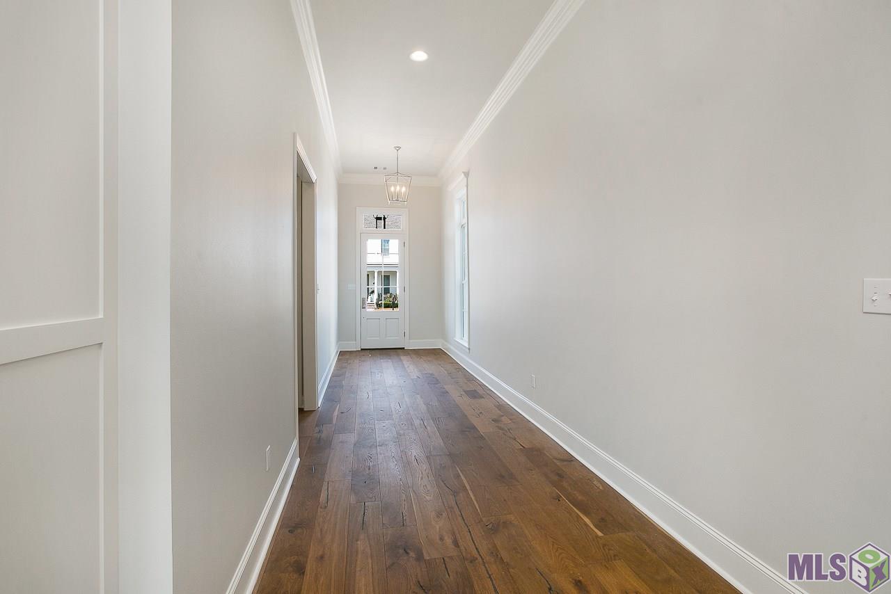 8529 Billiu Street Baton Rouge, LA 70817 - Photo 4 of 30 Foyer