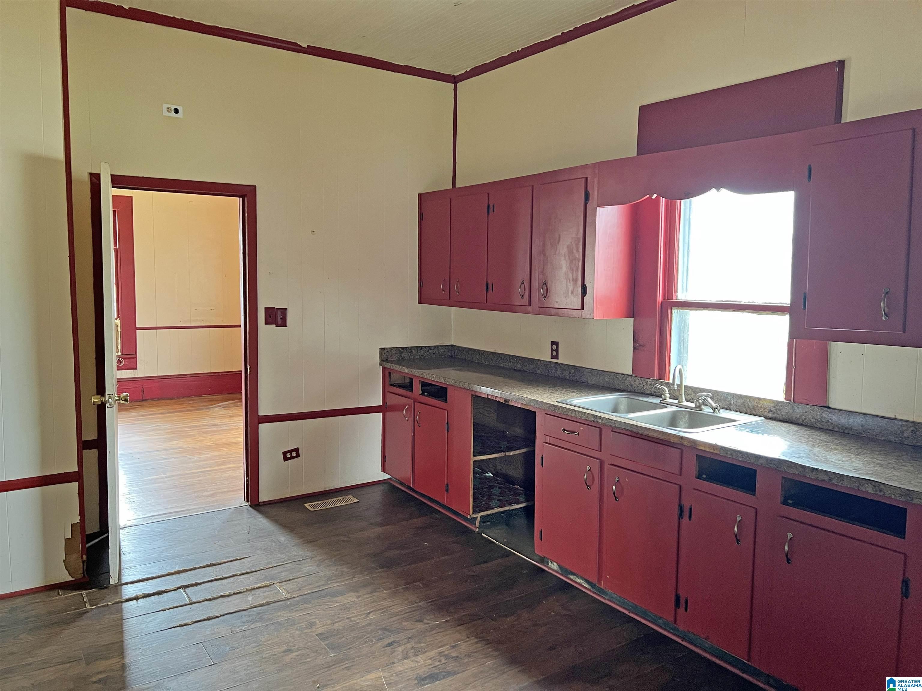 137 Price Street Roanoke, AL 36274 - Photo 11 of 20
