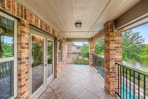 $900,000 | 83 Wyndehaven Lakes Drive, Katy, TX 77494