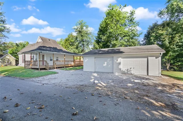 $174,900 | 552 North Roosevelt Road, Orleans, IN 47452