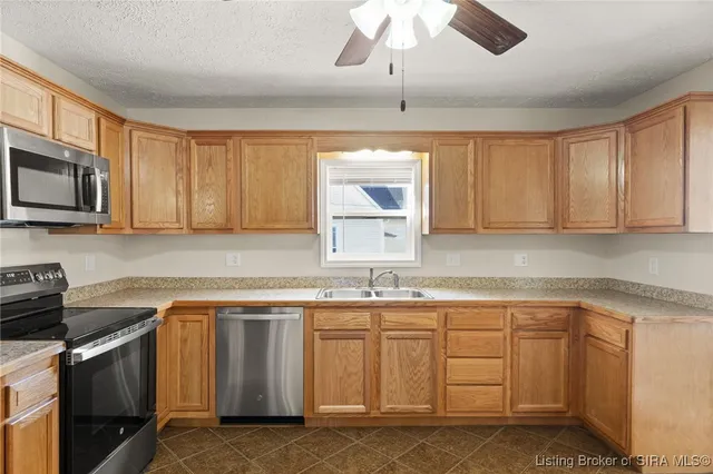 $174,900 | 552 North Roosevelt Road, Orleans, IN 47452