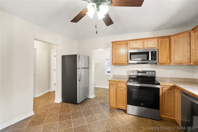 $174,900 | 552 North Roosevelt Road, Orleans, IN 47452