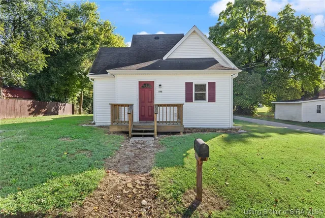 $174,900 | 552 North Roosevelt Road, Orleans, IN 47452