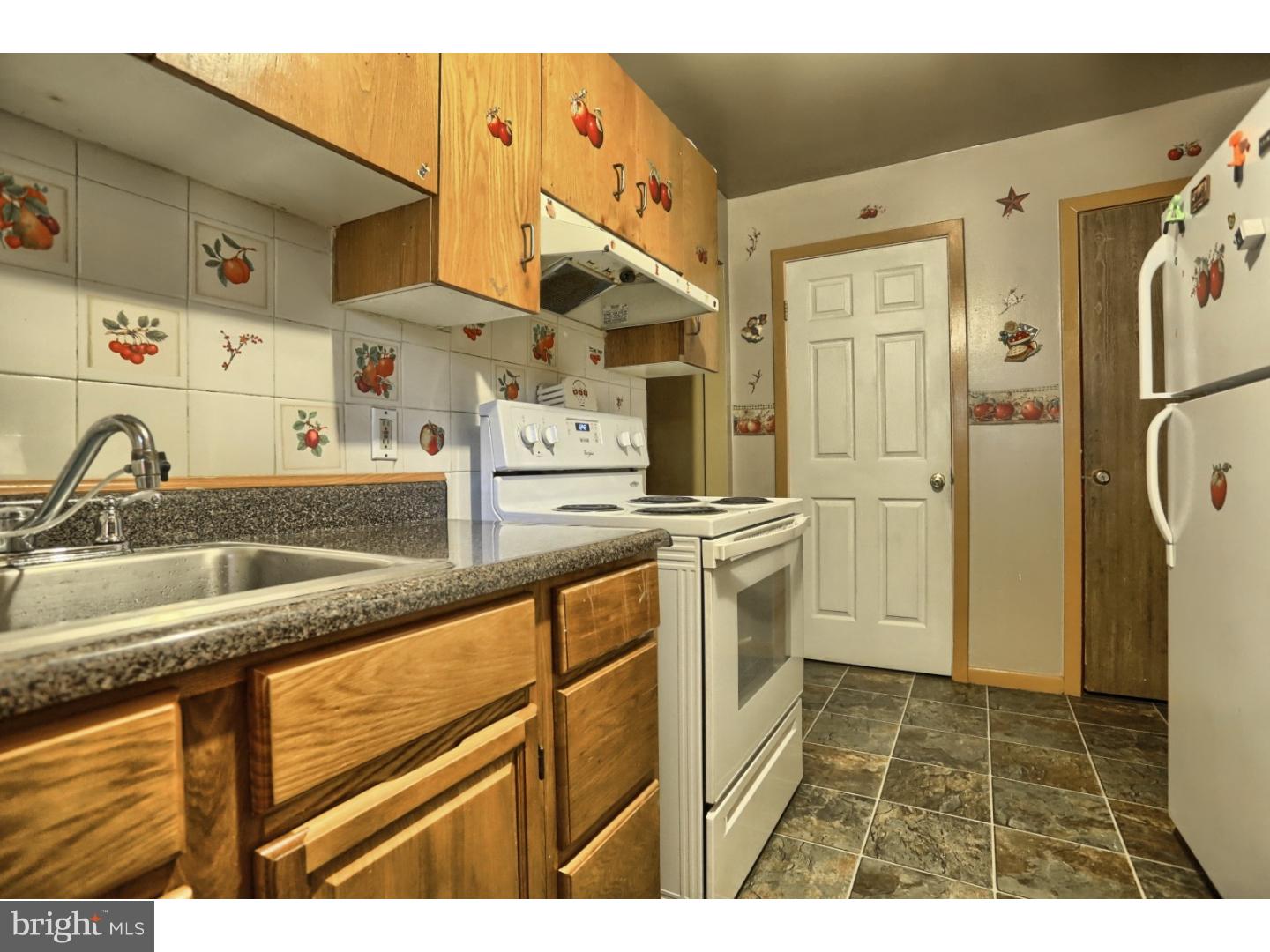 611 Maple Street Reading, PA 19602 - Photo 14 of 24 Gallery Image 14