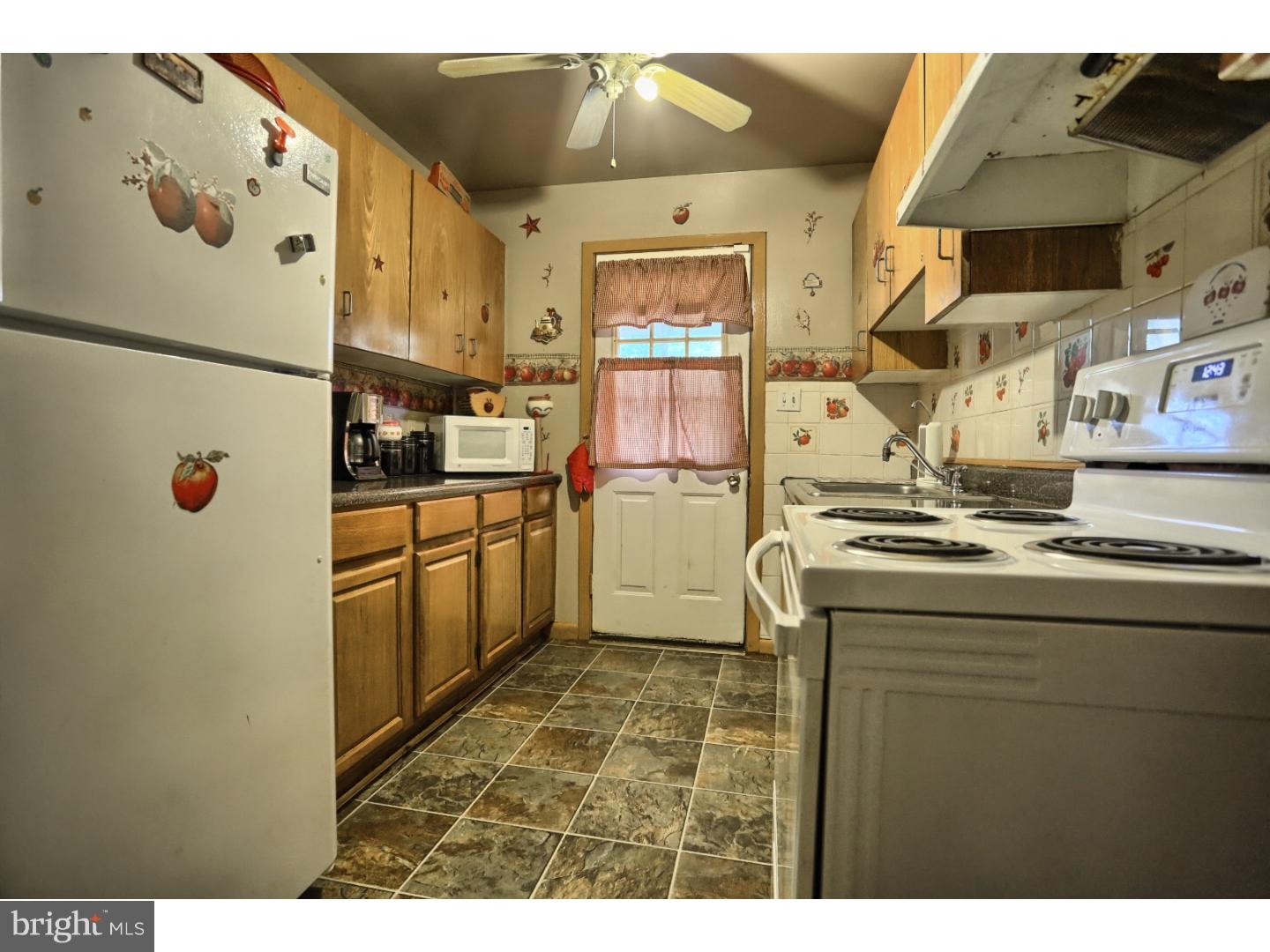 611 Maple Street Reading, PA 19602 - Photo 16 of 24 Gallery Image 16