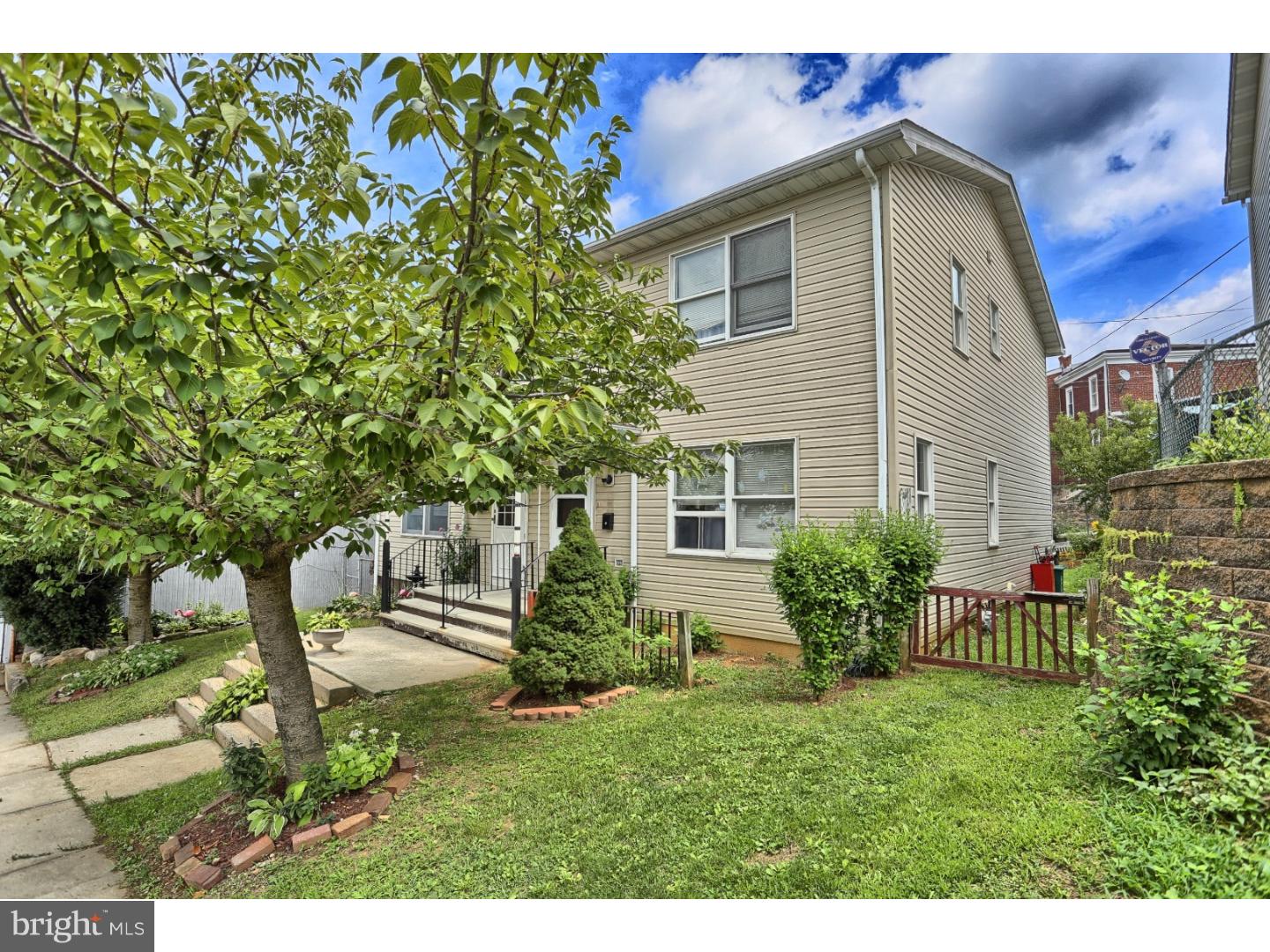 611 Maple Street Reading, PA 19602 - Photo 4 of 24 Gallery Image 4