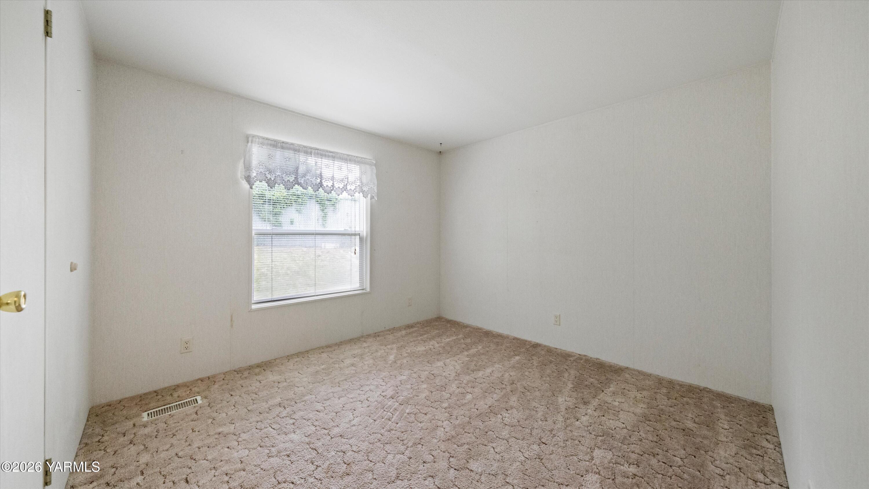 1130 North Wenas Road, Unit 3 Selah, WA 98942 - Photo 12 of 28 12-7R502582