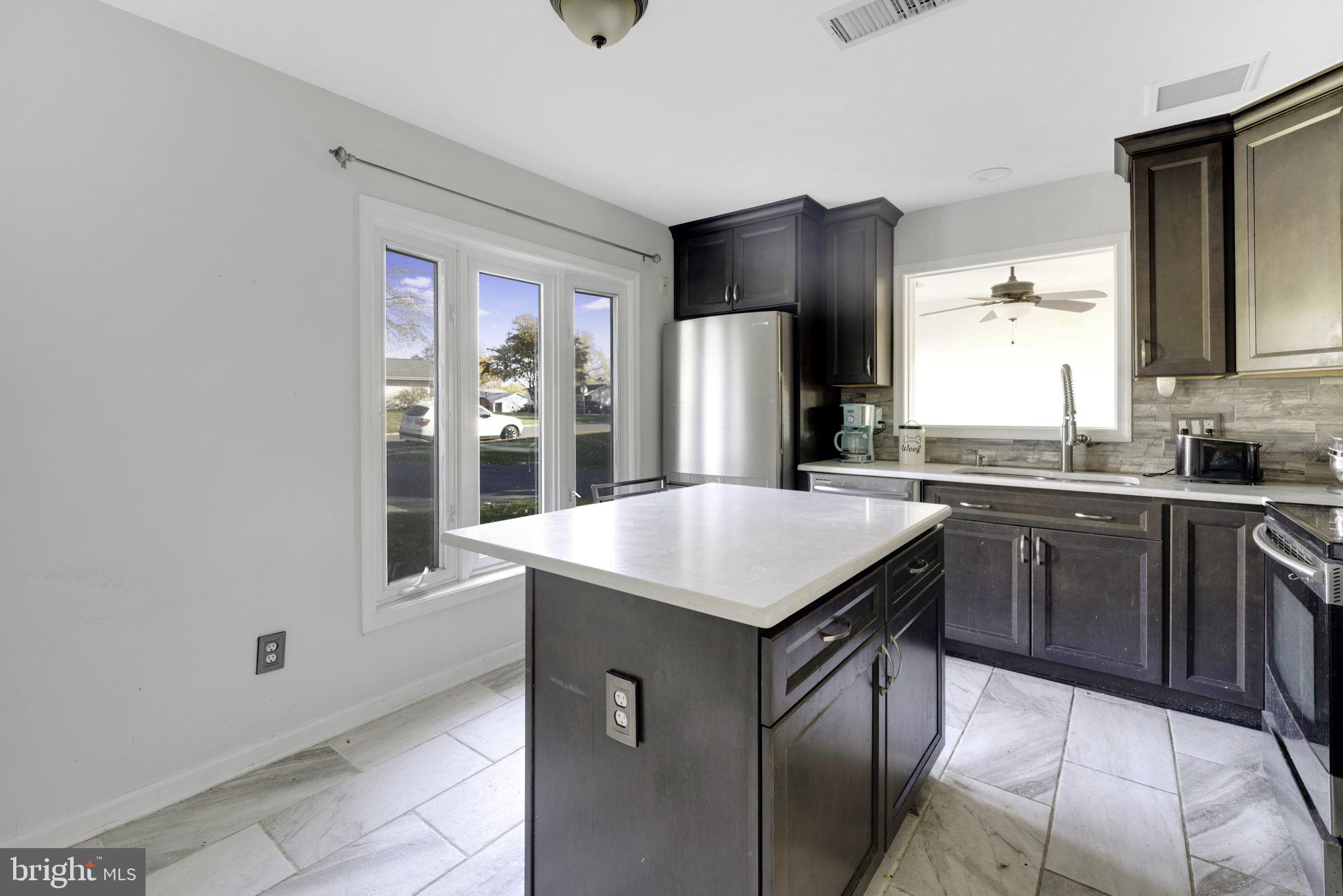 103 South Harrison Road Sterling, VA 20164 - Photo 13 of 34 Kitchen