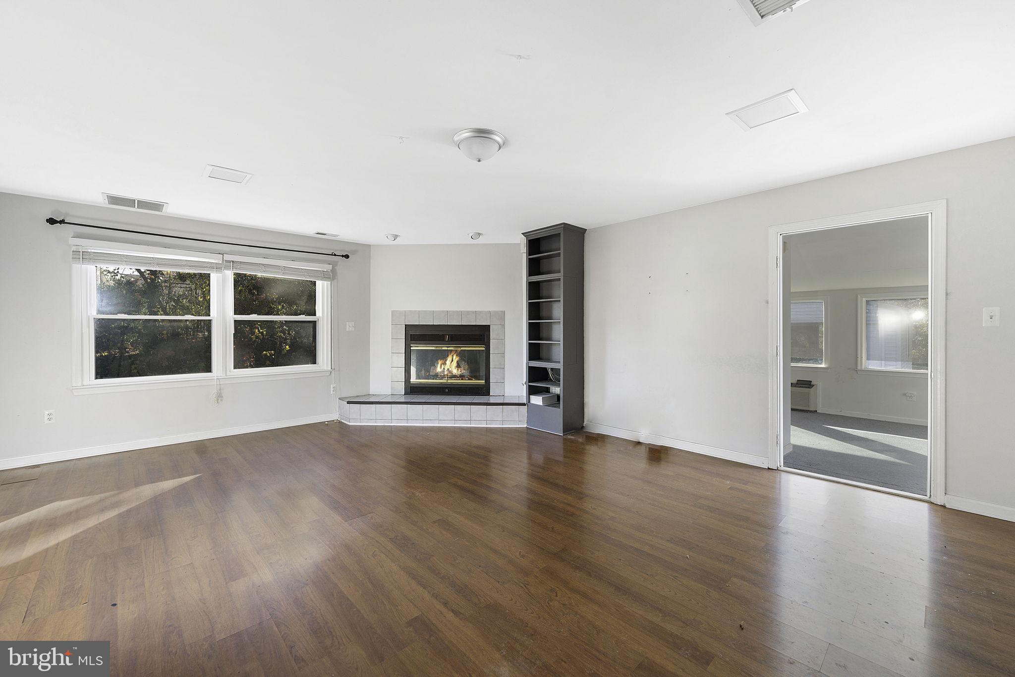103 South Harrison Road Sterling, VA 20164 - Photo 16 of 34 Family room