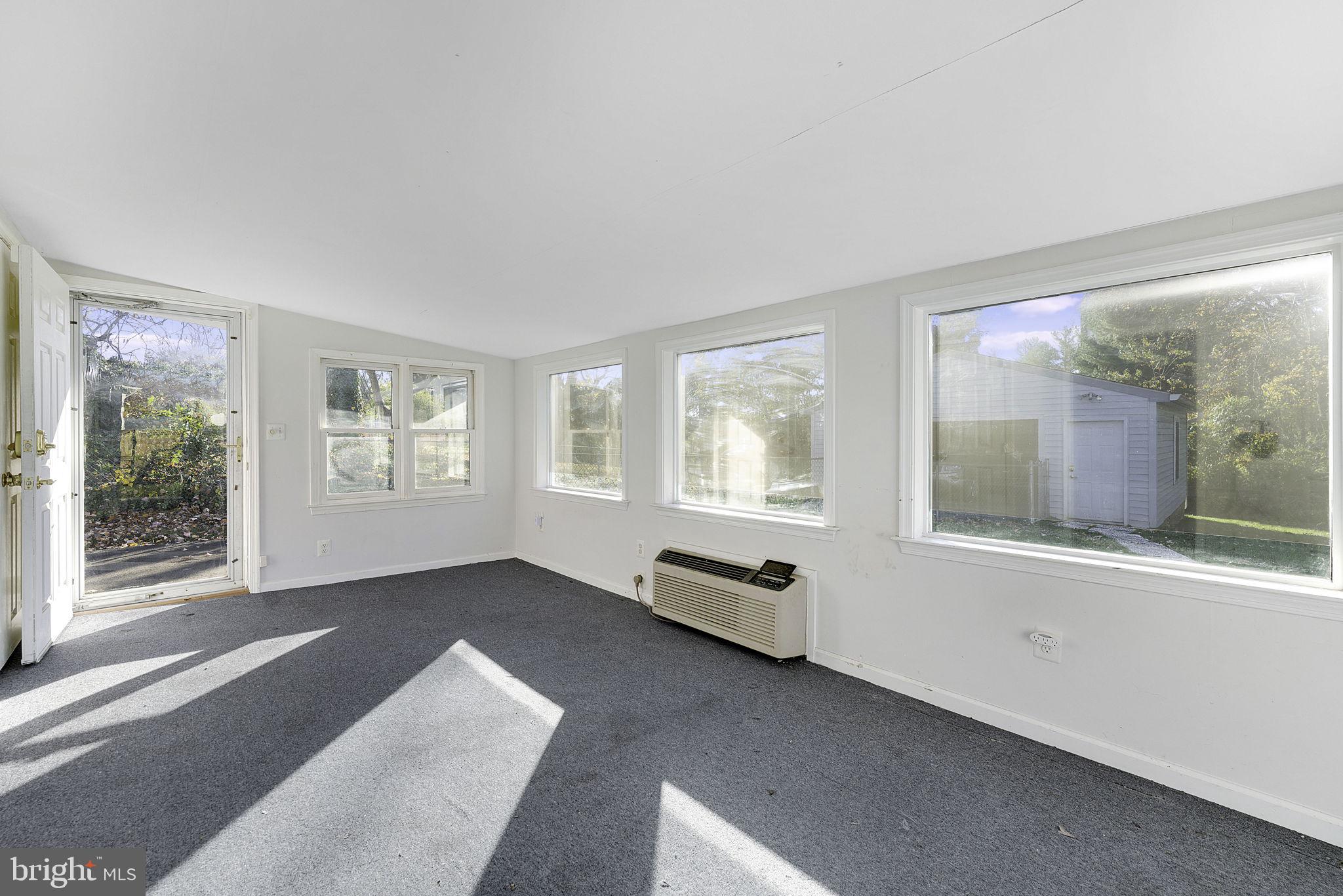 103 South Harrison Road Sterling, VA 20164 - Photo 31 of 34 Sunroom