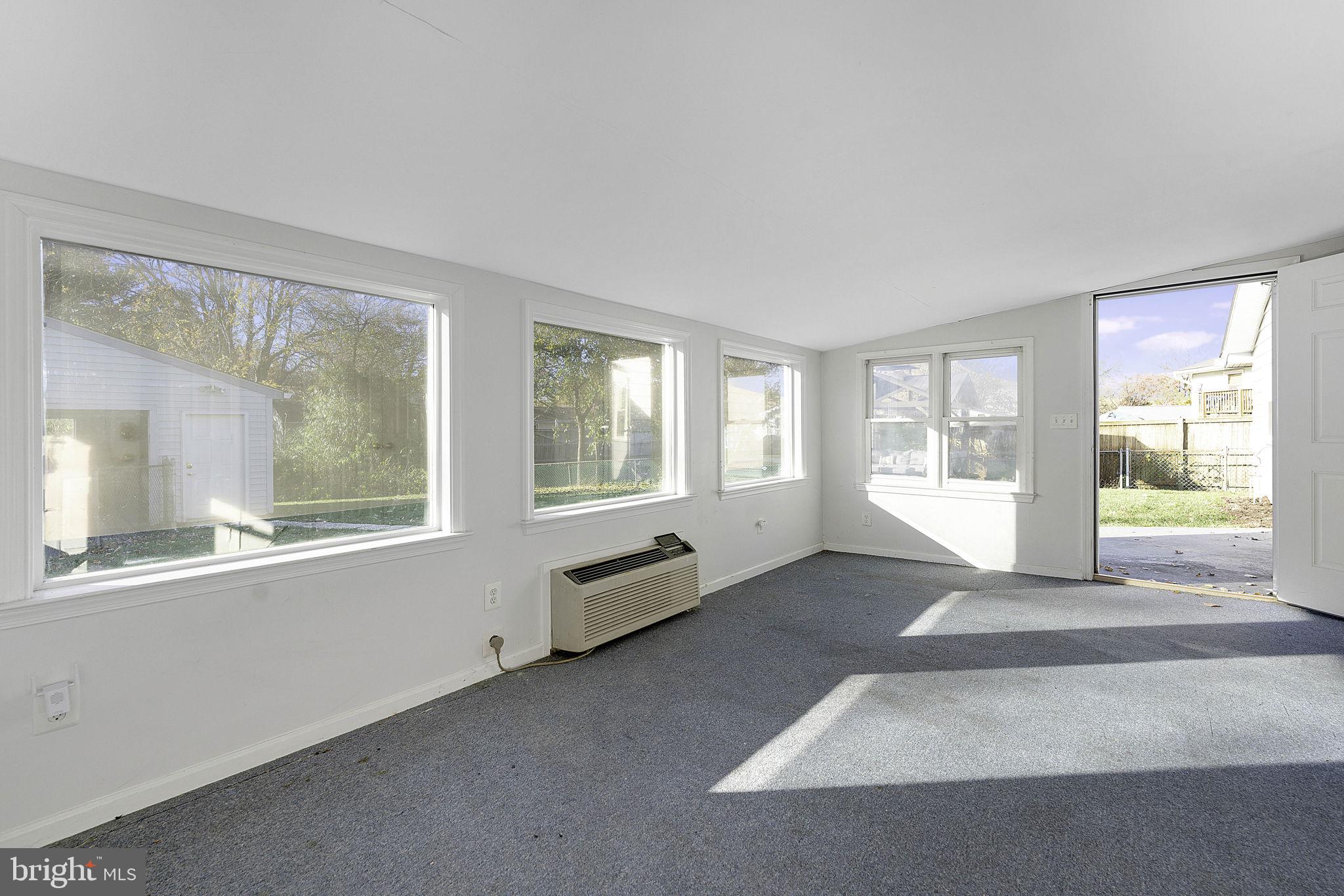 103 South Harrison Road Sterling, VA 20164 - Photo 33 of 34 Sunroom