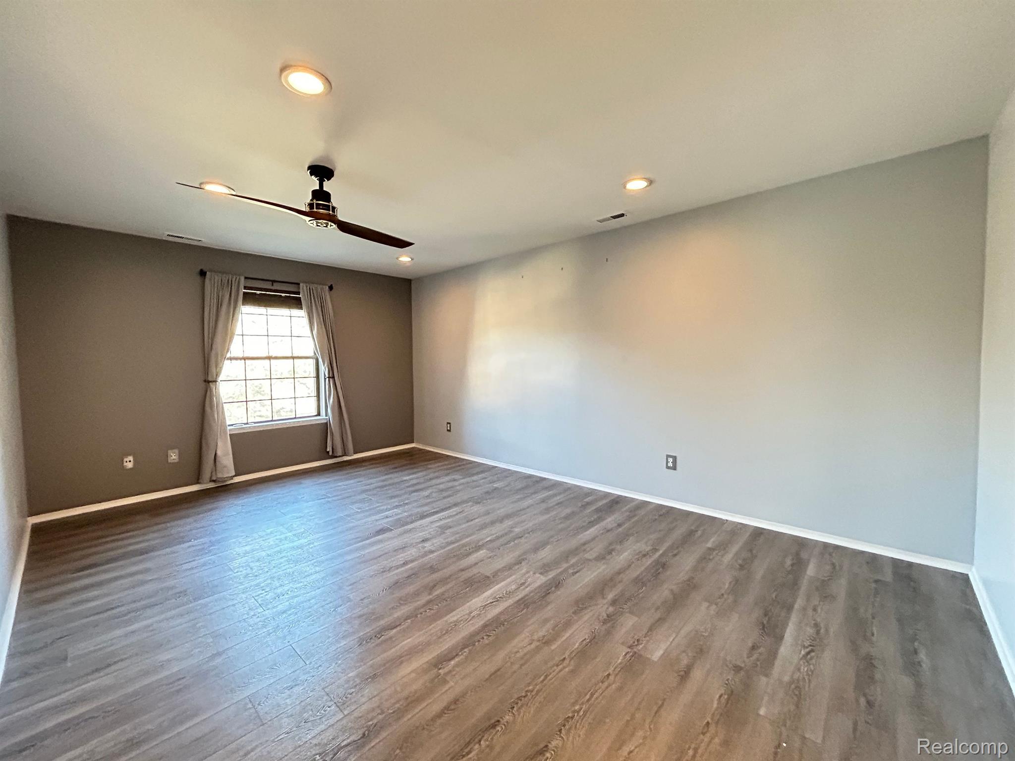 29657 Pine Ridge Circle Farmington, MI 48331 - Photo 11 of 19 Gallery Image 11