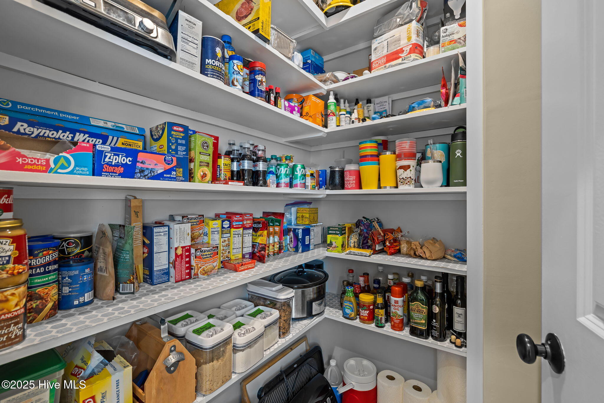 1402 Olde Farm Road Morehead City, NC 28557 - Photo 9 of 78 Pantry