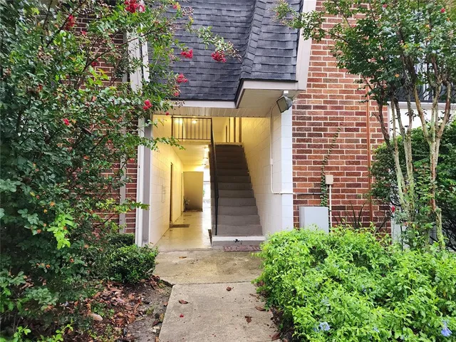 $120,000 | 1700 Southwest 16th Court, Unit A23, Gainesville, FL 32608