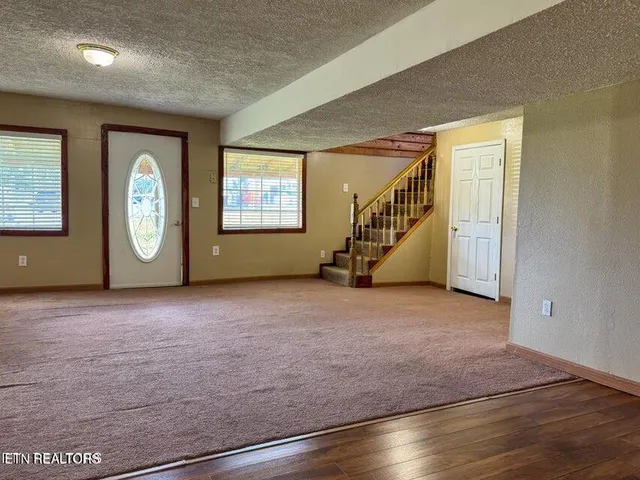 $214,000 | 942 West 3rd Avenue, Oneida, TN 37841