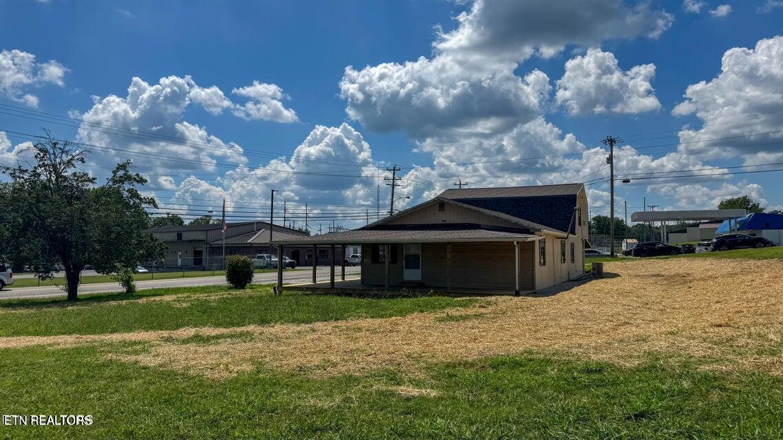 942 West 3rd Avenue Oneida, TN 37841 - Photo 4 of 28 20250819205143076242000000-o