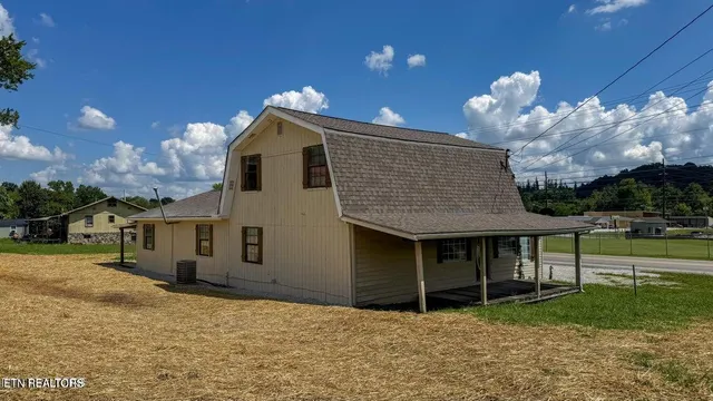 $214,000 | 942 West 3rd Avenue, Oneida, TN 37841