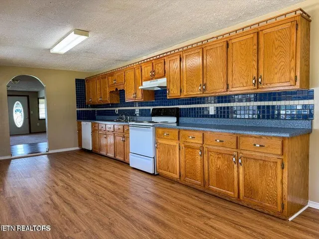 $214,000 | 942 West 3rd Avenue, Oneida, TN 37841