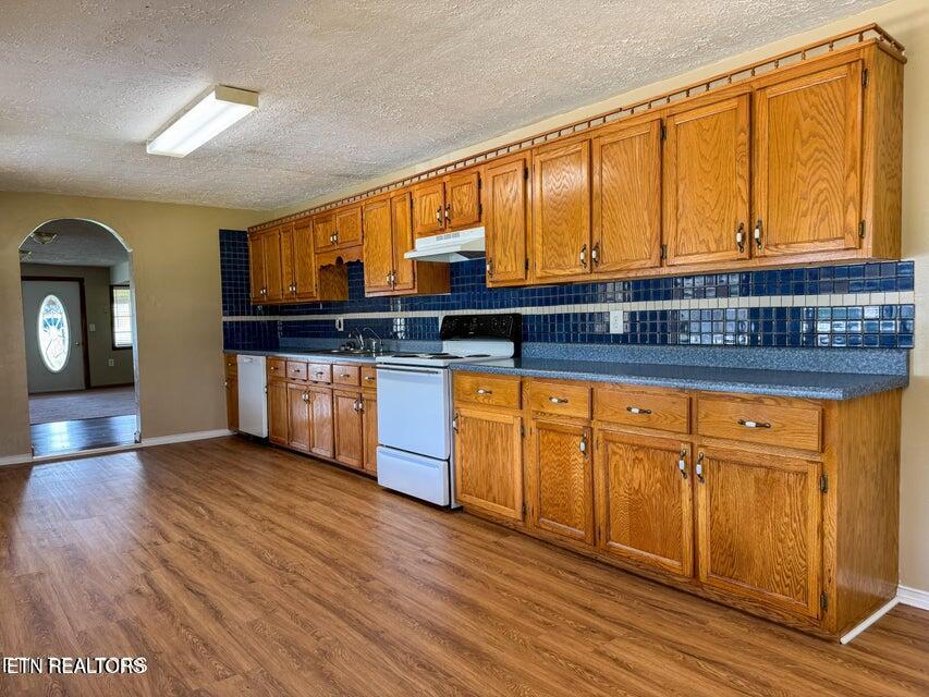 942 West 3rd Avenue Oneida, TN 37841 - Photo 7 of 28 20250819204754024080000000-o