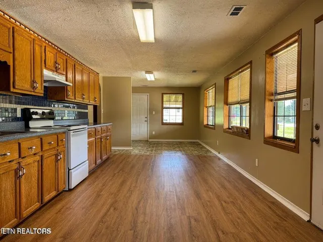 $214,000 | 942 West 3rd Avenue, Oneida, TN 37841