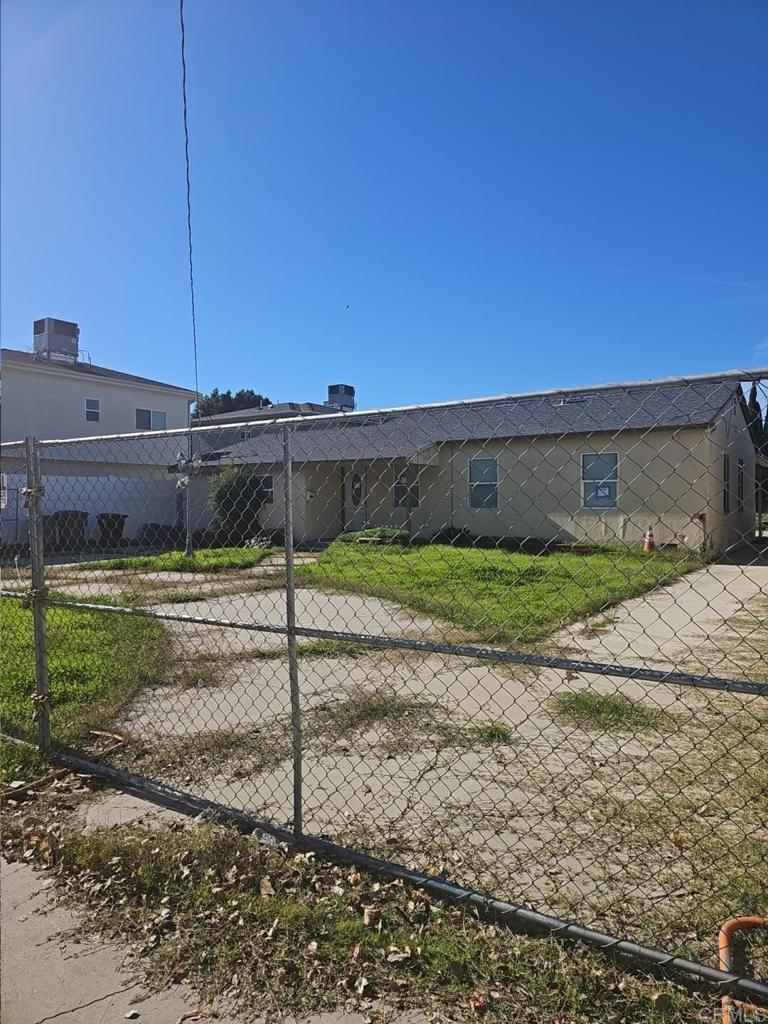 6537 Columbus Avenue Van Nuys, CA 91411 - Photo 4 of 4 a view of a back yard
