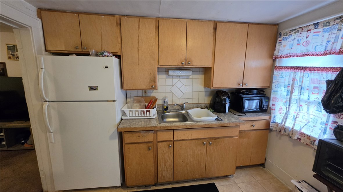 547 Avis Street Rochester, NY 14615 - Photo 5 of 13