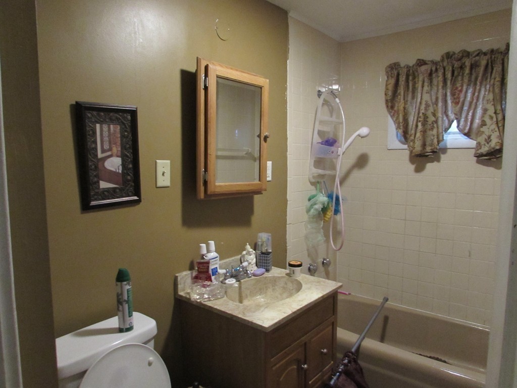 31-33 Home Street Springfield, MA 01104 - Photo 8 of 12 Gallery Image 8