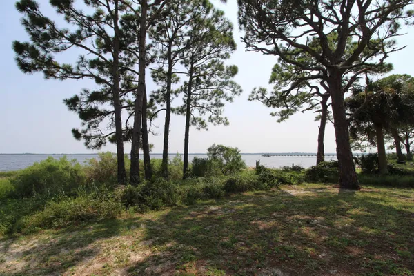 $209,900 | 22 Top Sail W/boat Way, Panacea, FL 32346
