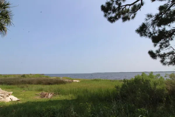 $209,900 | 22 Top Sail W/boat Way, Panacea, FL 32346