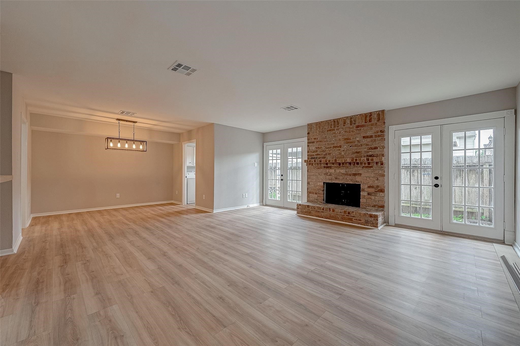 14736 Perthshire Road, Unit F Houston, TX 77079 - Photo 11 of 27