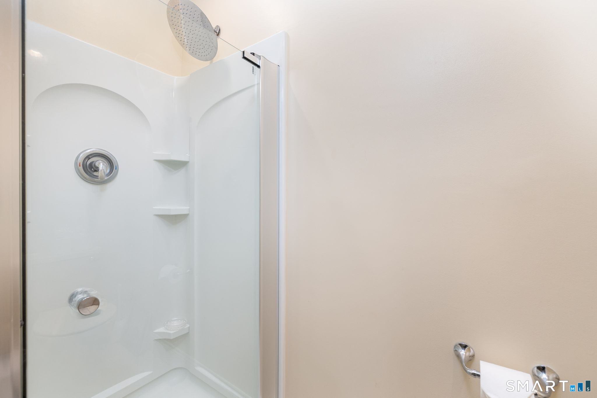 85 Gate Ridge Road, Unit 85 Fairfield, CT 06825 - Photo 18 of 38 a bathroom with a shower