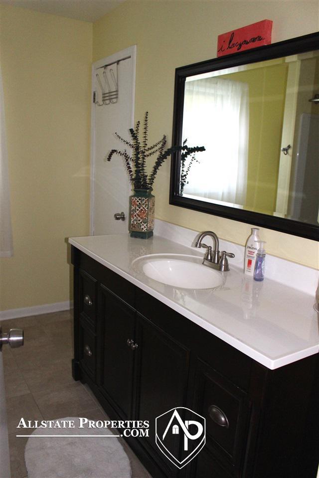 5122 North Georgetown Road Grand Blanc, MI 48439 - Photo 27 of 33 21517890-26.JPG