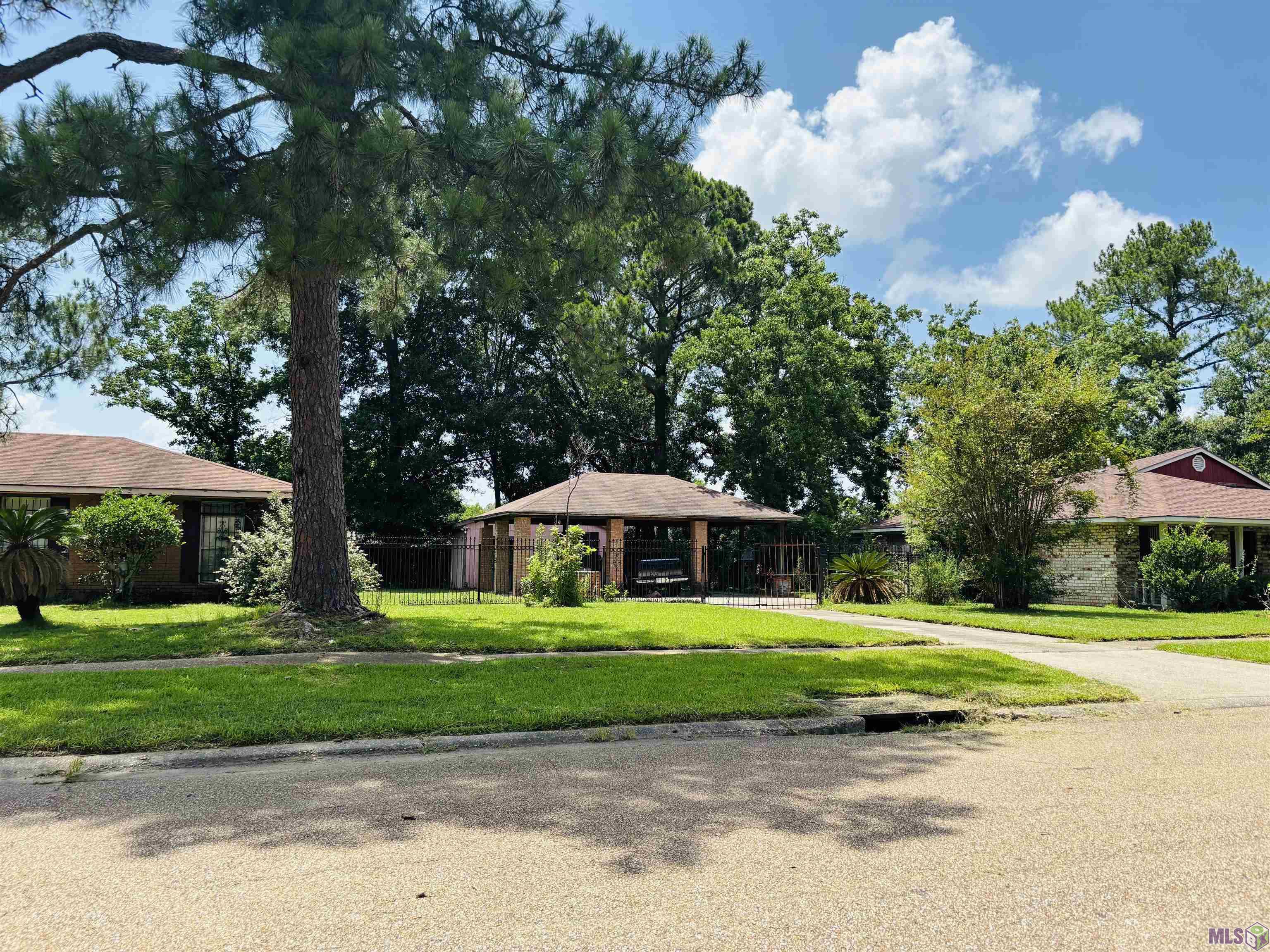 11823 Kingston Drive Baton Rouge, LA 70807 - Photo 5 of 60