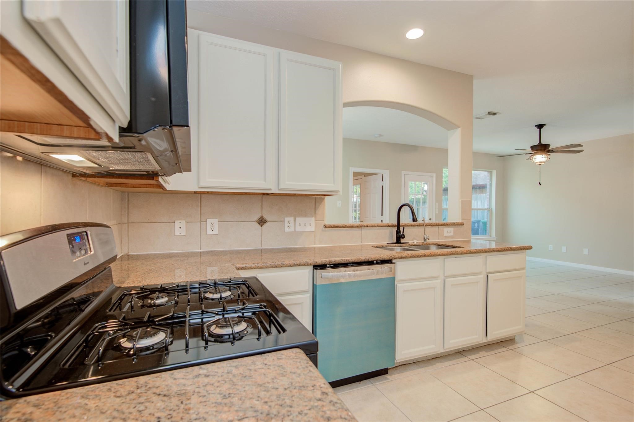 8902 Edgebrook Drive Houston, TX 77075 - Photo 11 of 30