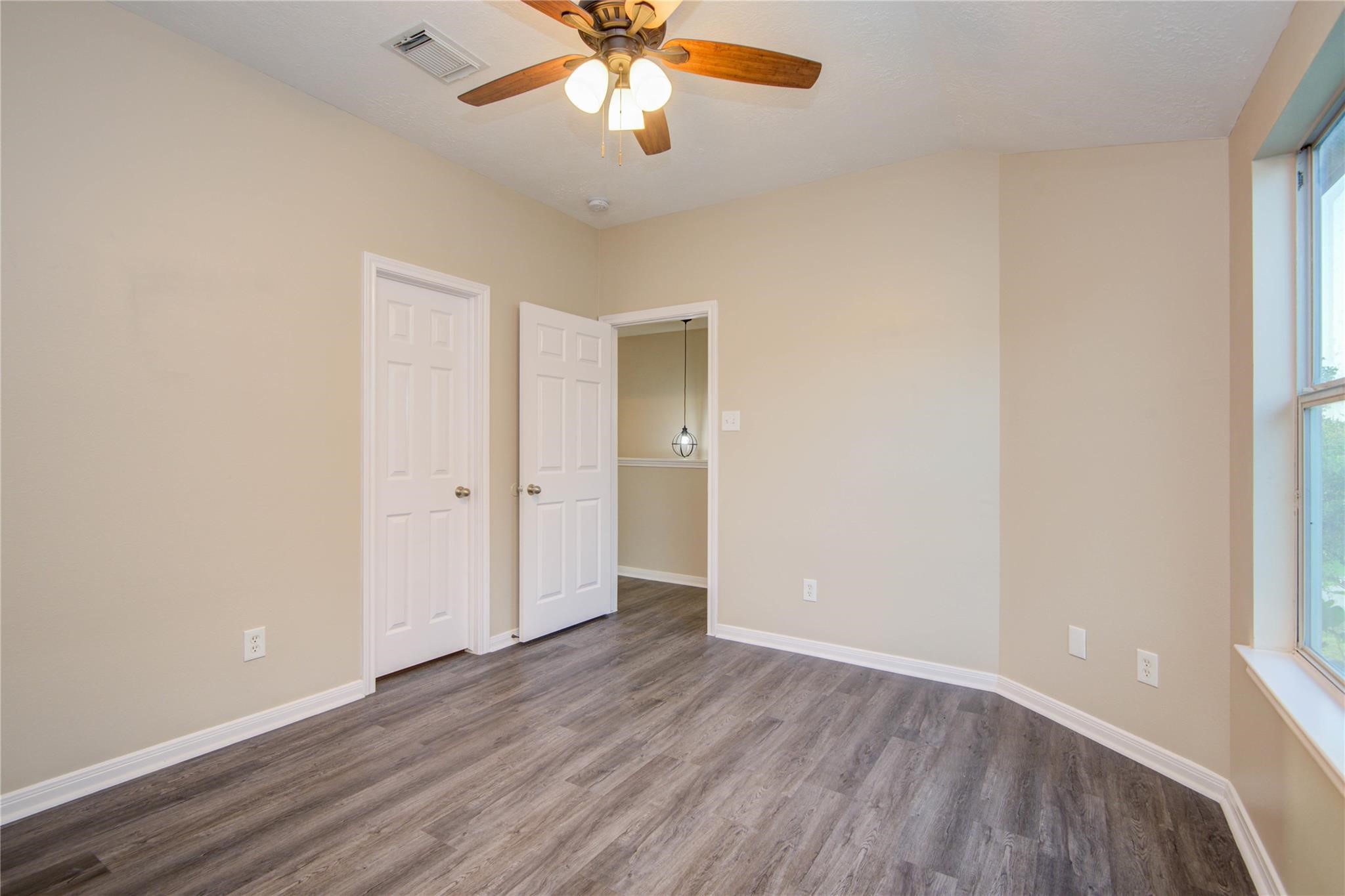 8902 Edgebrook Drive Houston, TX 77075 - Photo 25 of 30 Bedroom 3