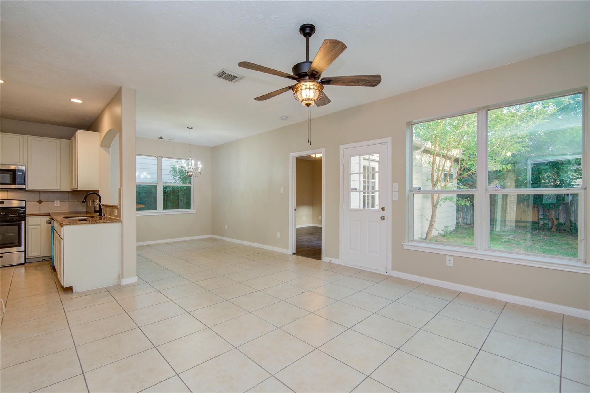8902 Edgebrook Drive Houston, TX 77075 - Photo 10 of 30