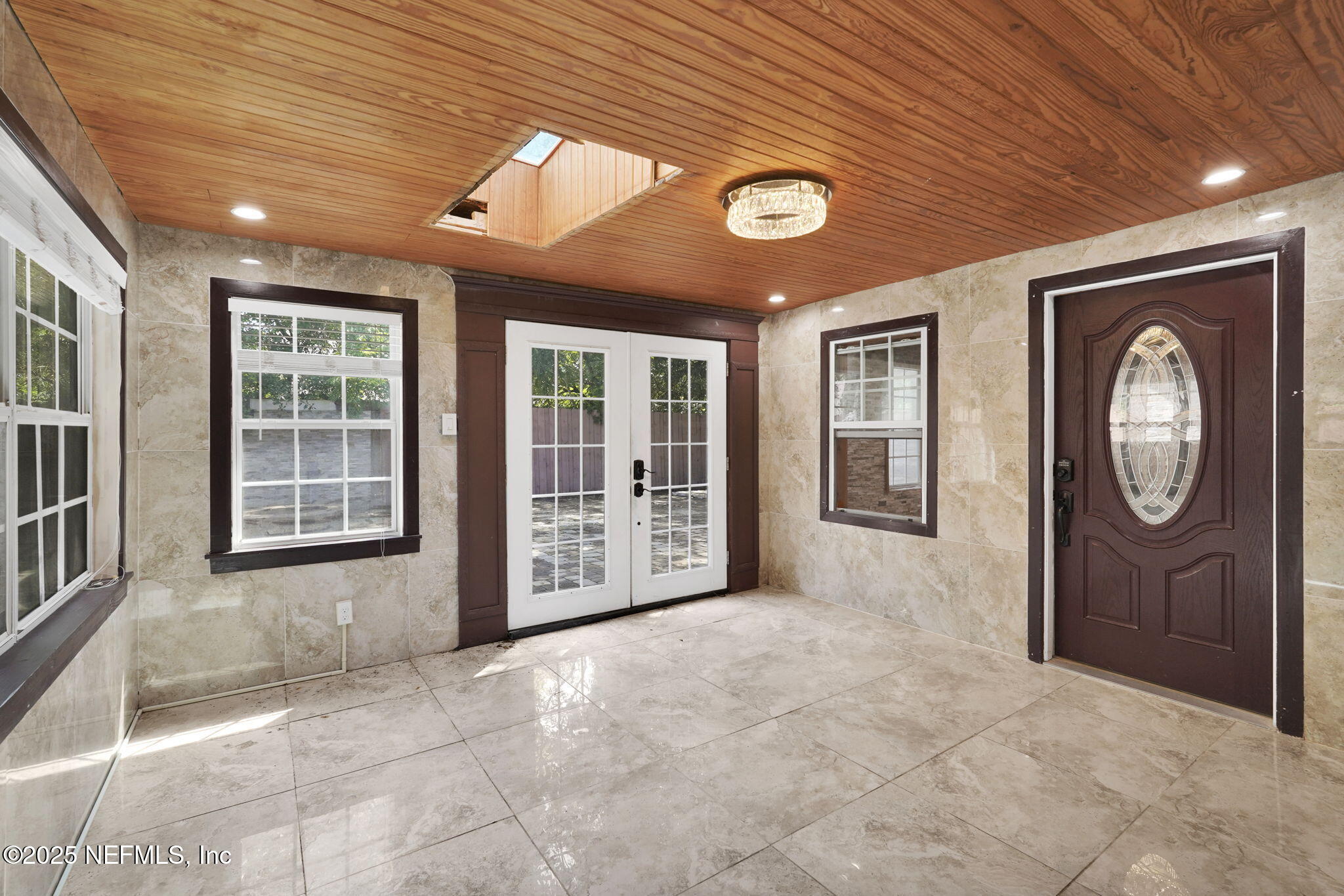 8786 Spring Harvest Lane East Jacksonville, FL 32244 - Photo 18 of 39 a view of an empty room with a window