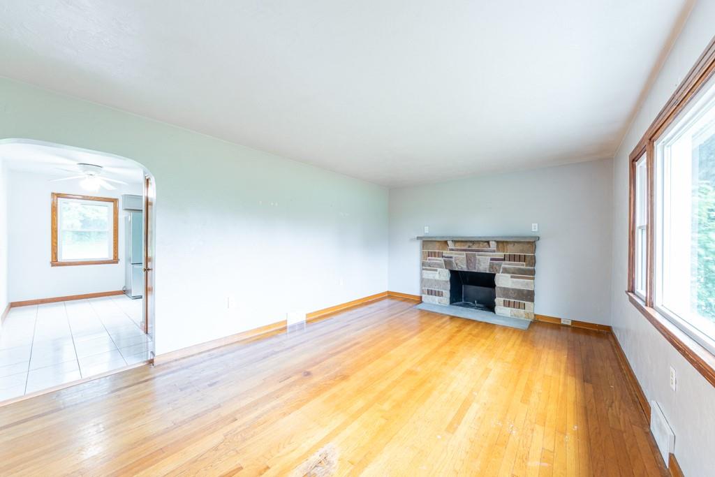 202 N Trail Butler, PA 16002 - Photo 2 of 20