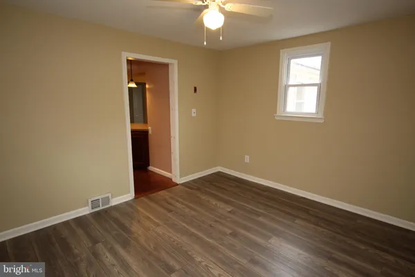 $2,000 | 1619 Hopewell Avenue, Essex, MD 21221