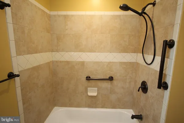 $2,000 | 1619 Hopewell Avenue, Essex, MD 21221