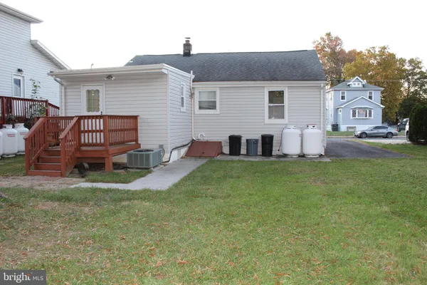 $2,000 | 1619 Hopewell Avenue, Essex, MD 21221