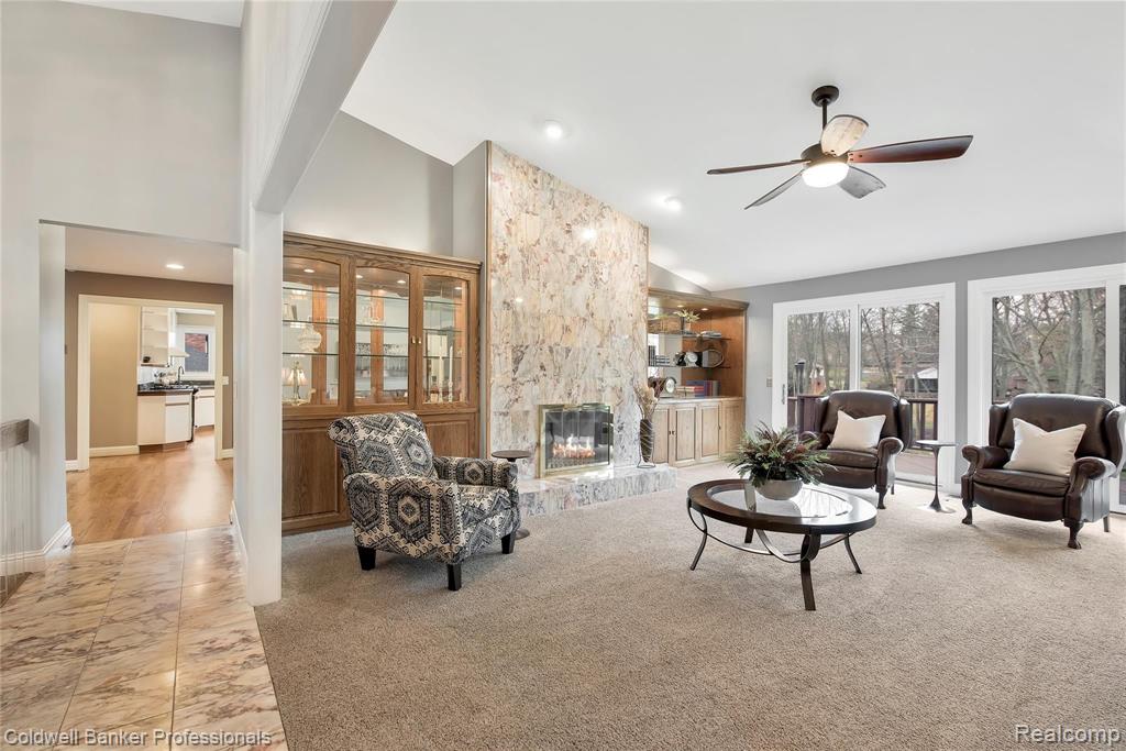 135 West Hickory Grove Road Bloomfield Hills, MI 48304 - Photo 8 of 42