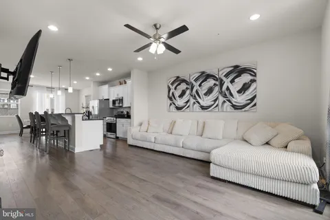 $420,000 | 11279 St Luke Drive, White Plains, MD 20695