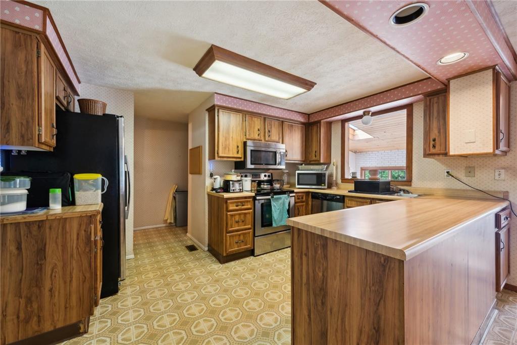 3119 Princeton Road Greensburg, PA 15601 - Photo 10 of 32 Gallery Image 10
