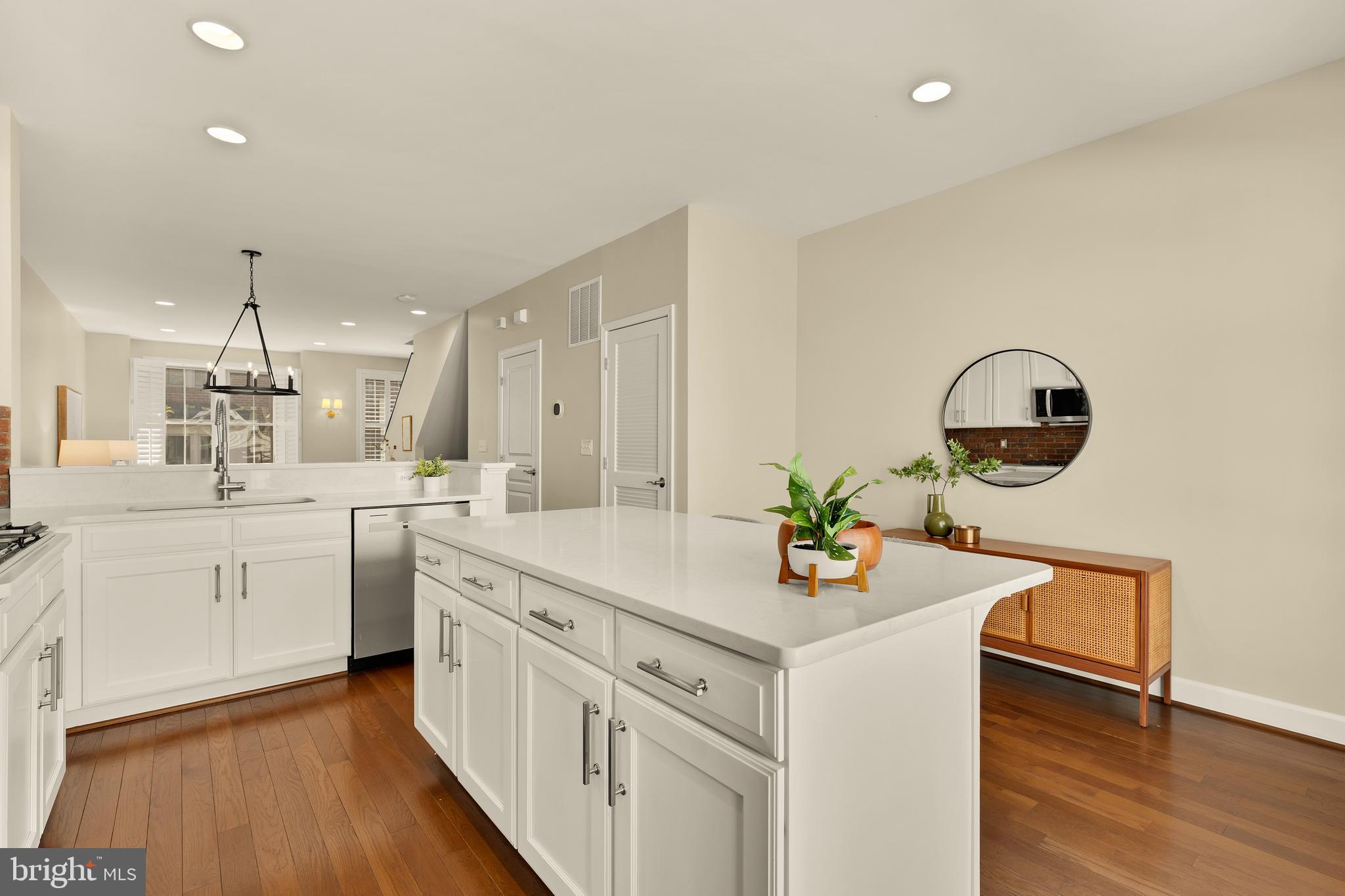3351 Kemper Road Arlington, VA 22206 - Photo 10 of 22