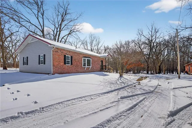 $242,900 | 13038 East Minie Ball Road, Nevada, MO 64772